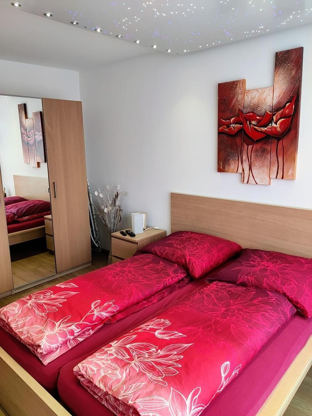 80 Qm Apartment Alessia Nuernberg Bagian luar foto
